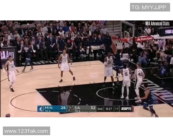 布伦森突破妙传 唐斯篮下吃饼扣篮得手 布伦森突破妙传 唐斯篮下吃饼扣篮得手