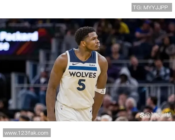 真给机会呀！森林狼仅领先1分 爱德华兹关键两罚罕见全丢！