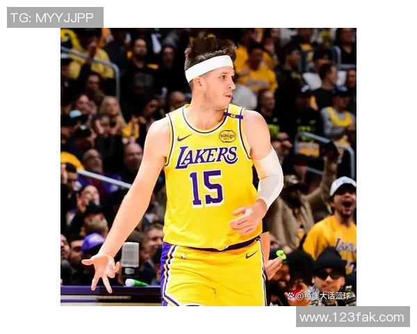 沃克手感冰凉：18投仅3中，贡献12+7+6+1