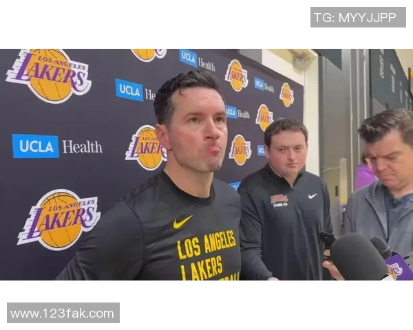 伤病潮再袭!湖人战雄鹿伤病名单更新:詹姆斯八村垒出战成疑,里夫斯缺阵雪上加霜 伤病潮再袭!湖人战雄鹿伤病名单更新:詹姆斯八村垒出战成疑,里夫斯缺阵雪上加霜