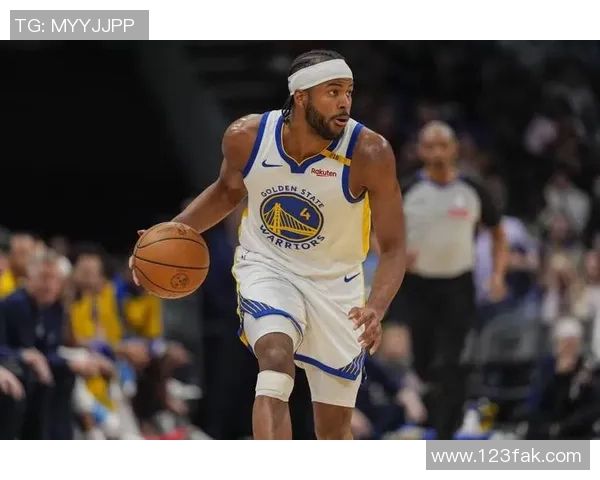 勇士展最佳模式！8人上双，2将蜕变，替补全民皆兵，想赢球该这样